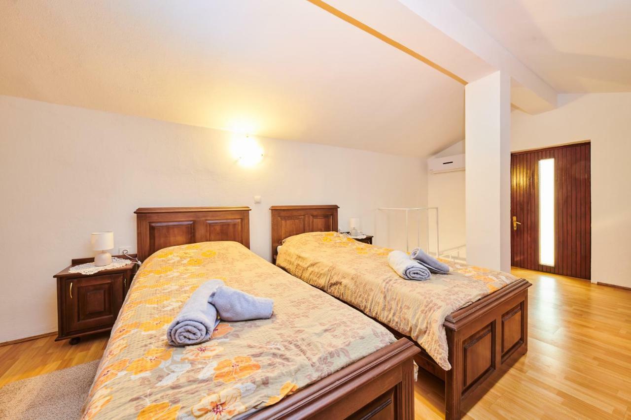 Ferienwohnung Kuca Za Odmor Petra Cepljani Exterior foto